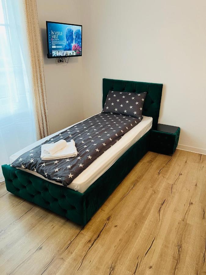 Pensiunea Queen Remetea Mare Bagian luar foto