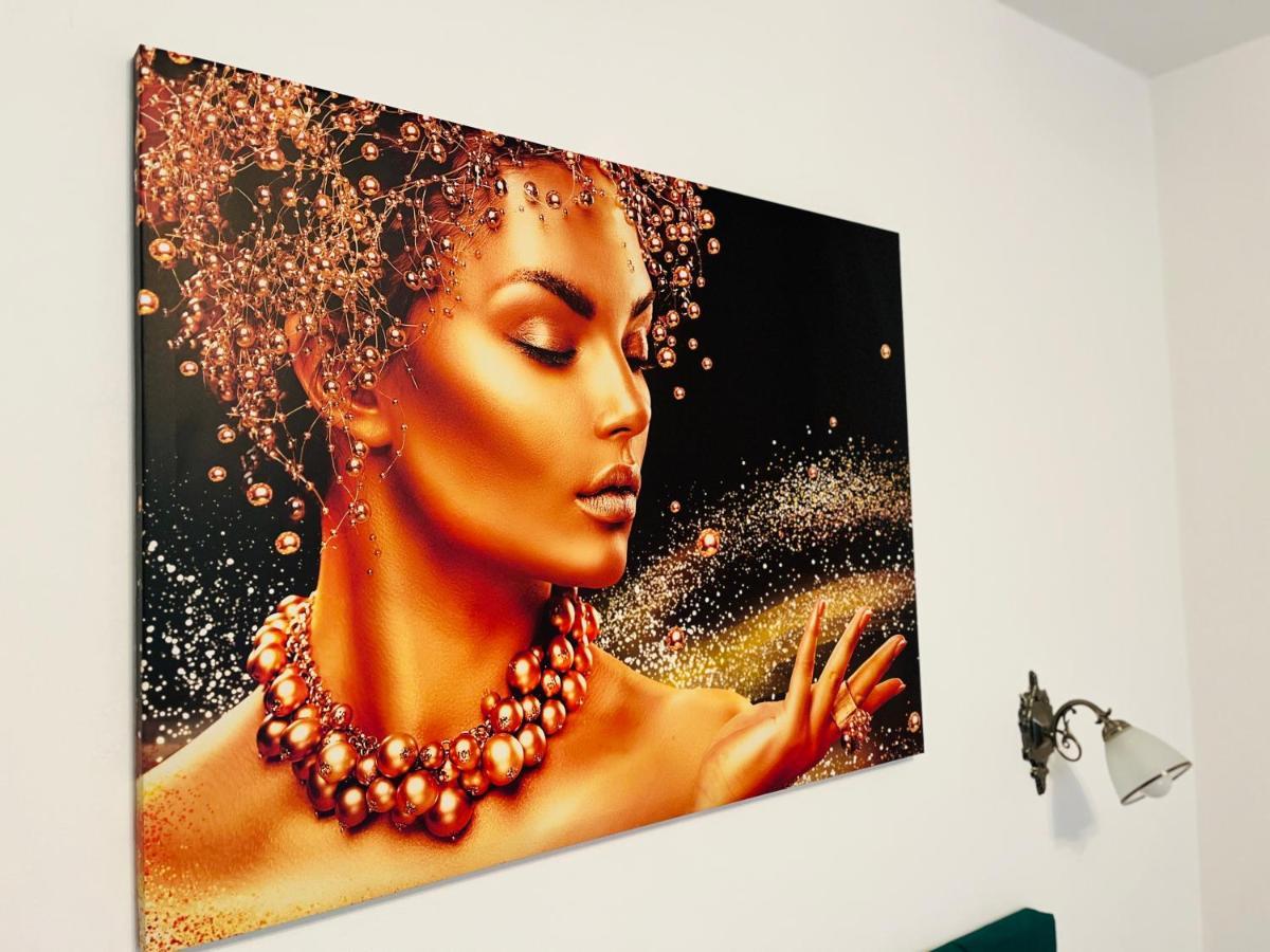 Pensiunea Queen Remetea Mare Bagian luar foto