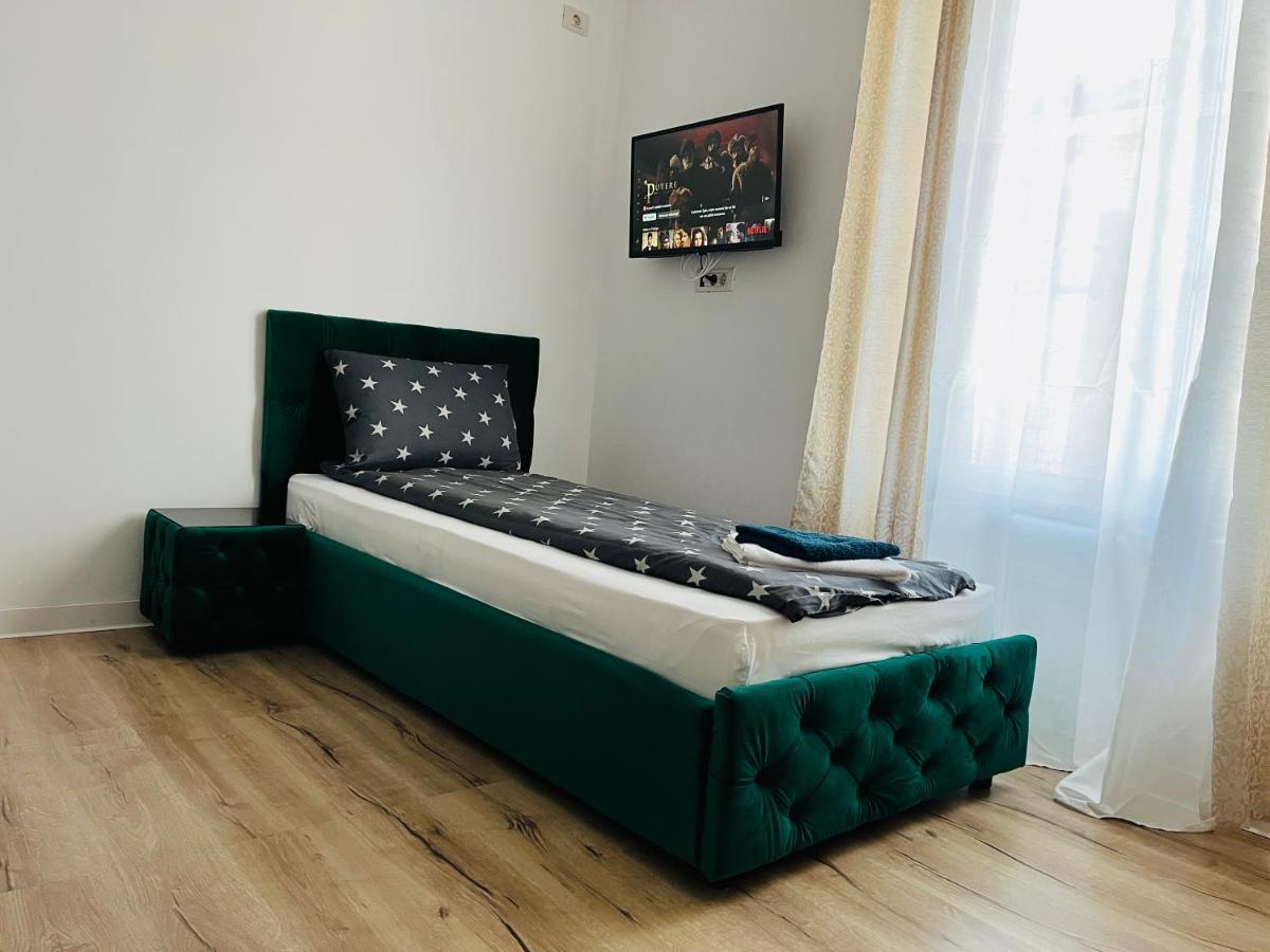 Pensiunea Queen Remetea Mare Bagian luar foto